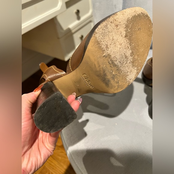 CHLOÉ
Topstitched leather sandals size 37 (US 7, 7.5) - Picture 10 of 11